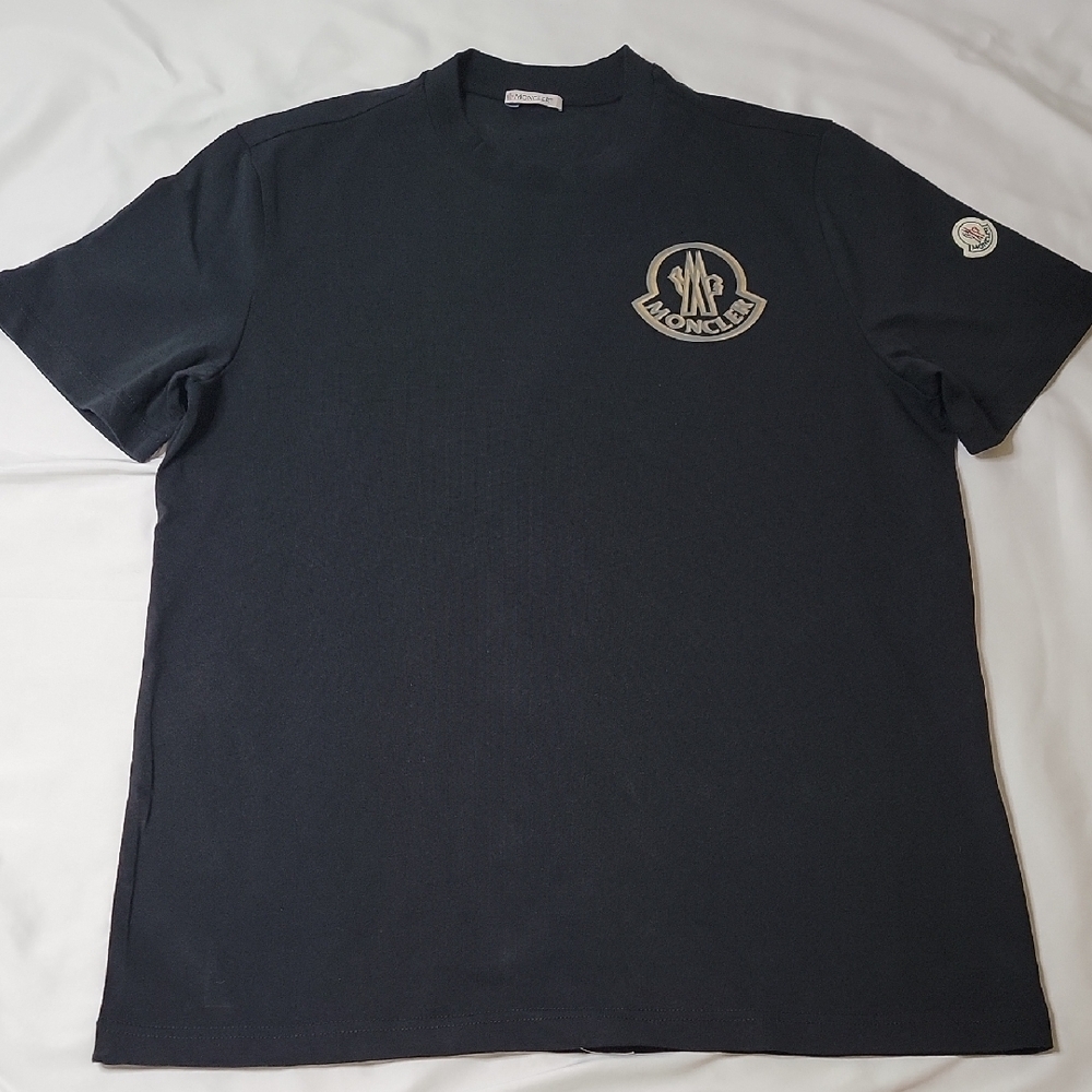 Moncler Black Short-Sleeve Logo Patch T-Shirt - Picture 1 of 5